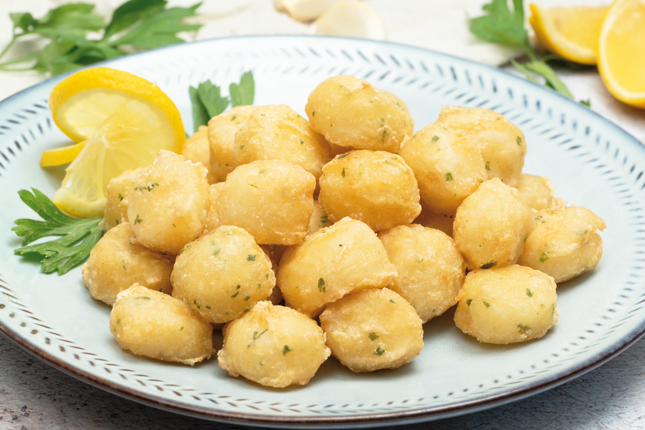 Potón Dice with Garlic